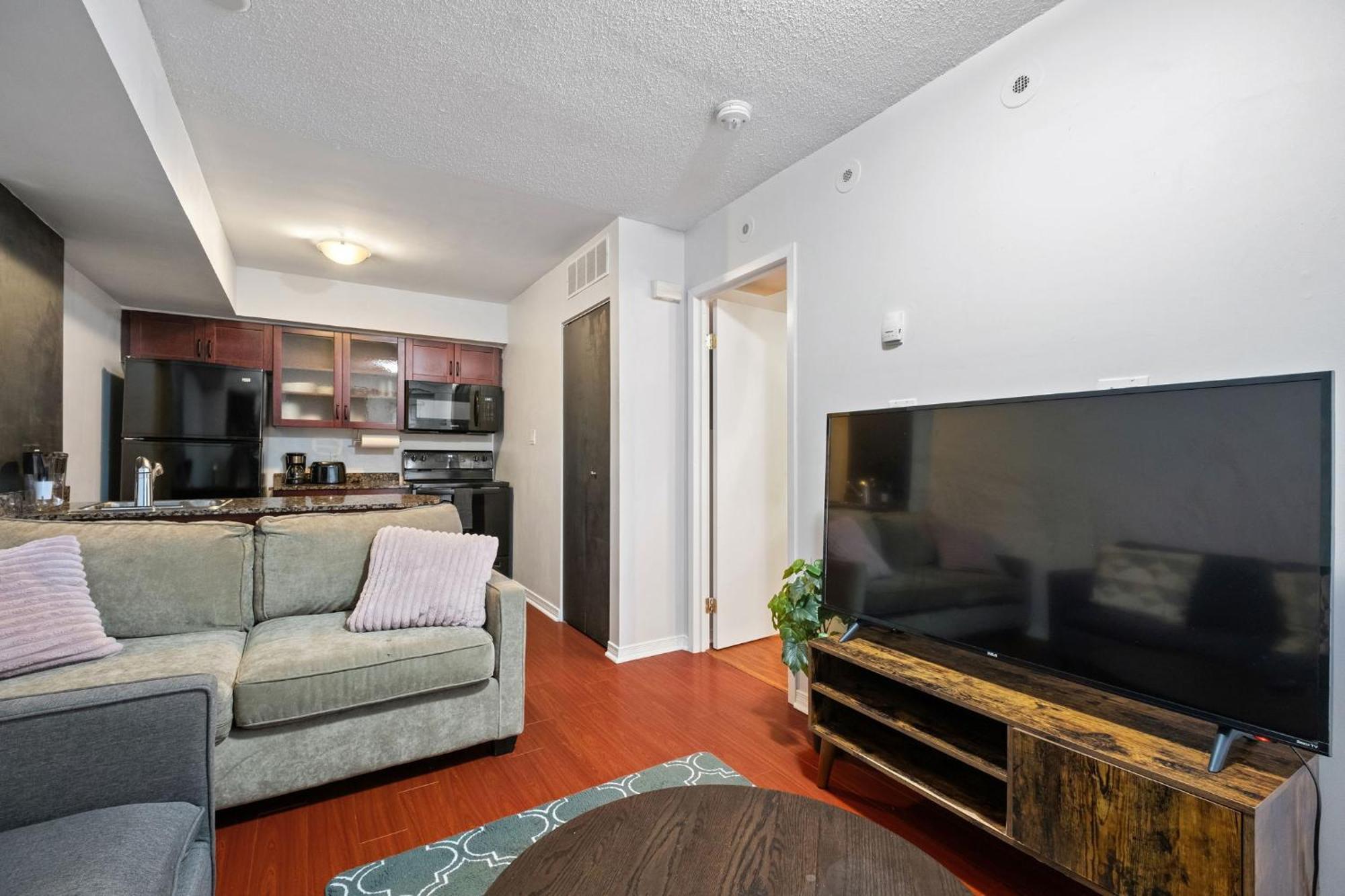 Liberty Village Townhouse Торонто Экстерьер фото