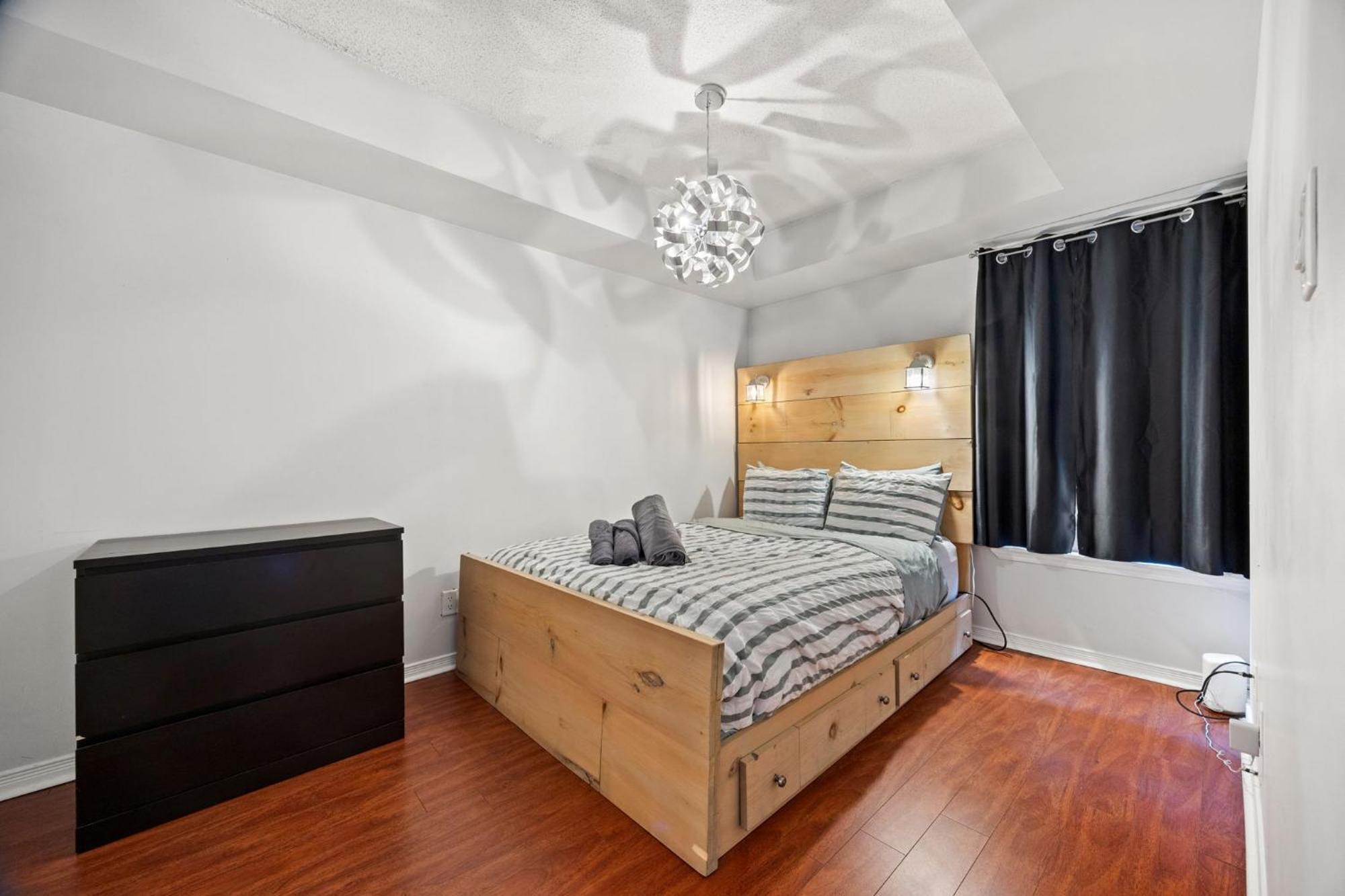Liberty Village Townhouse Торонто Экстерьер фото