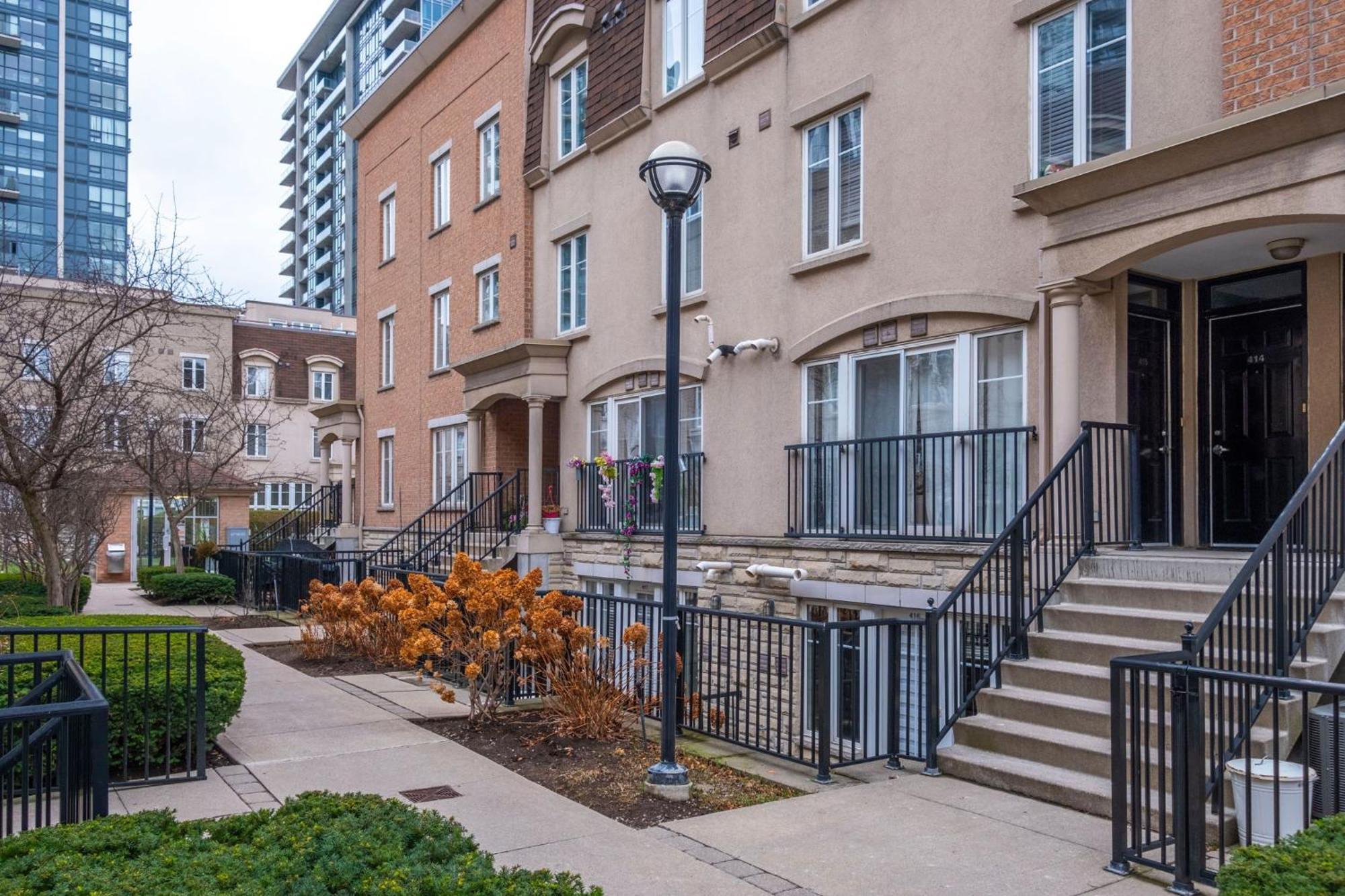 Liberty Village Townhouse Торонто Экстерьер фото